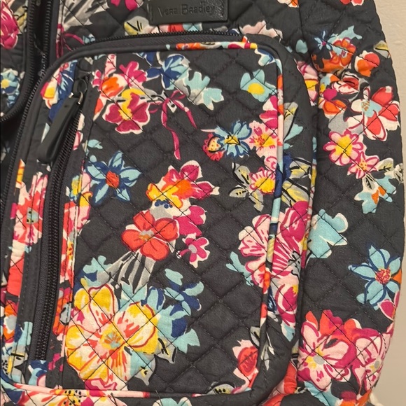 New Vera Bradly Floral Quilted Sling Bag backpack - Picture 2 of 6